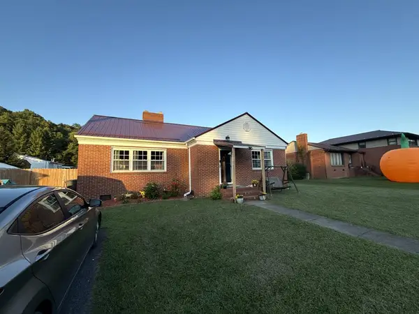 505 Lake Park Drive, Richlands, VA 24641
