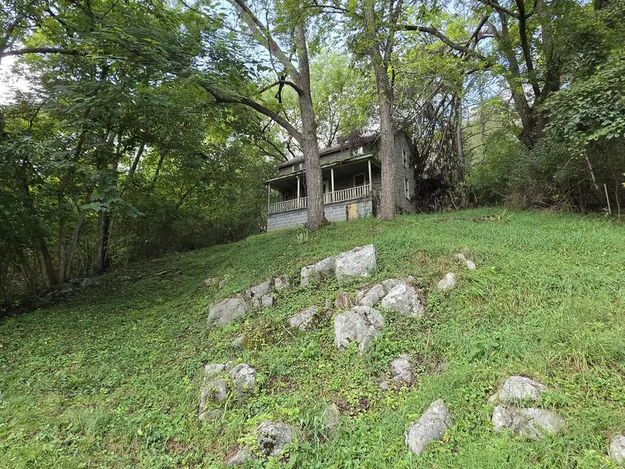 982 Palmer Avenue, Saltville, VA 24370 - #2