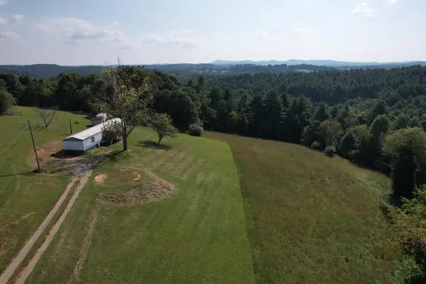 132 Lindale Lane, Woodlawn, VA 24381
