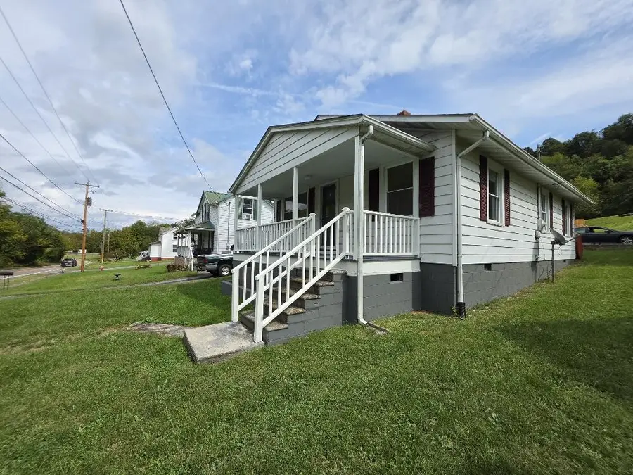 906 West Main St., Saltville, VA 24354 - #2