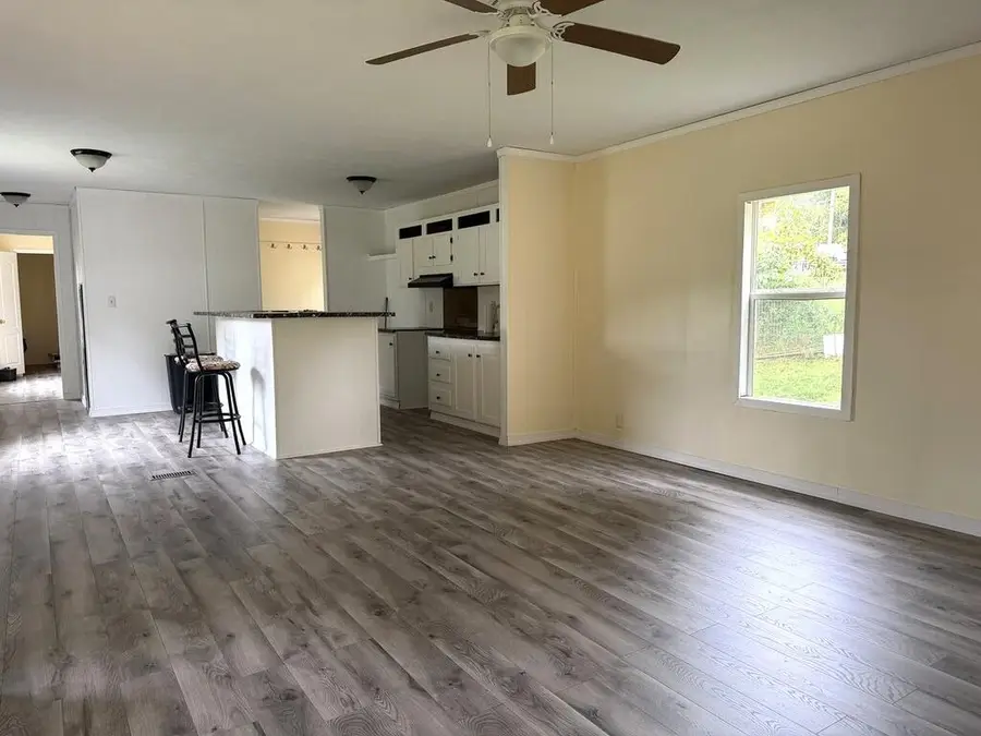 131 Sesame Street, North Tazewell, VA 24630 - #2