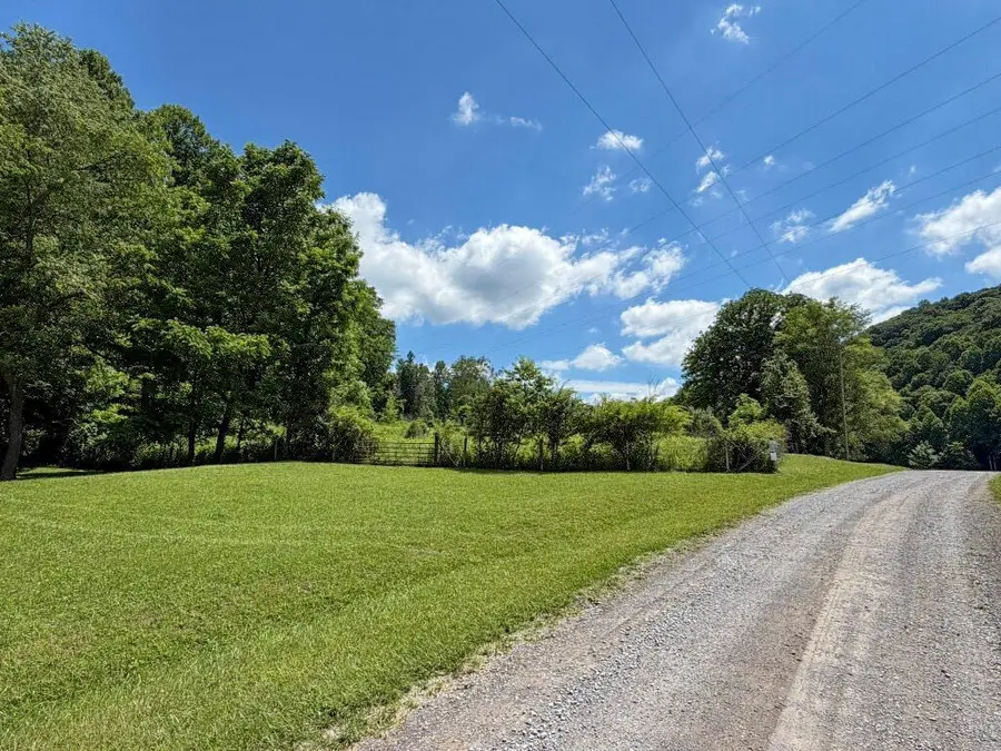 286 Ac Mountain Lake Drive, North Tazewell, VA 24630 - #2
