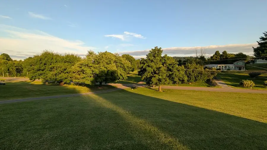 21313 Lake Rd, Abingdon, VA 24211 - #3
