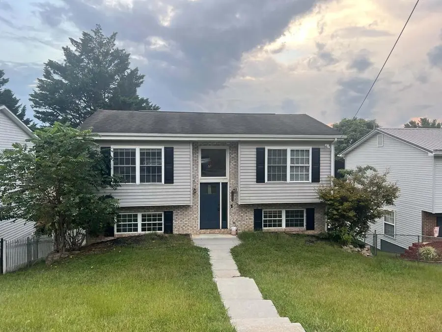 1705 4th St, Radford, VA 24141 - #2