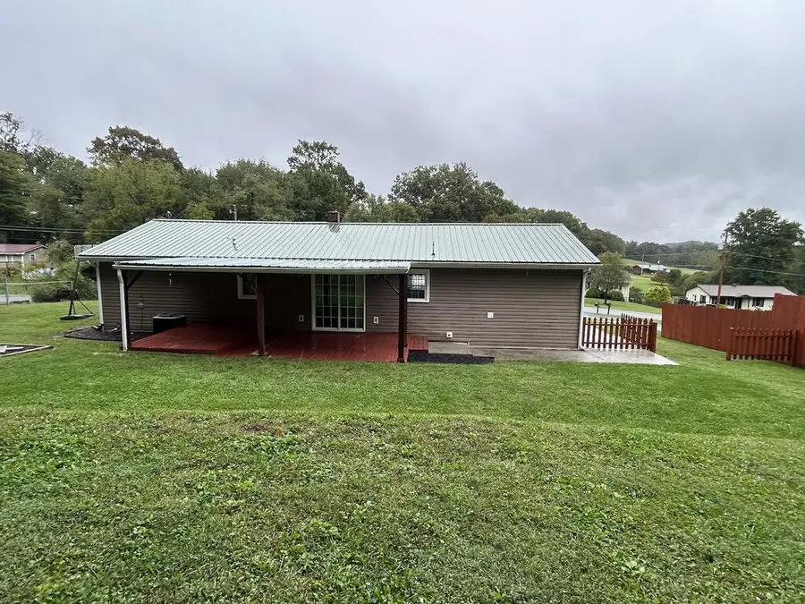 330 Fox Fire Rd, Max Meadows, VA 24360 - #2