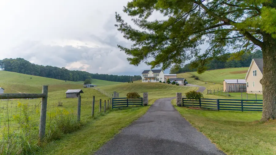 4425 Scenic Hwy, Bland, VA 24315 - #3
