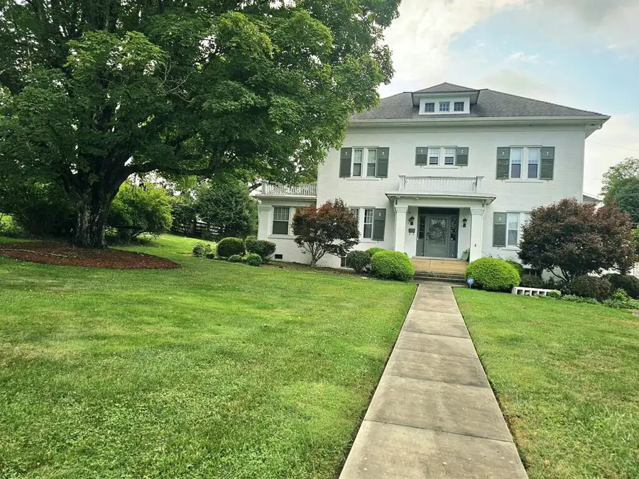 227 Church Street, Tazewell, VA 24651 - #2
