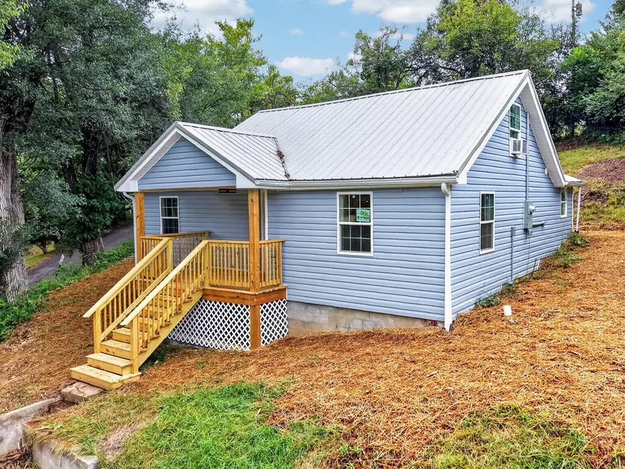 501 Scott Street, Pulaski, VA 24301 - #2