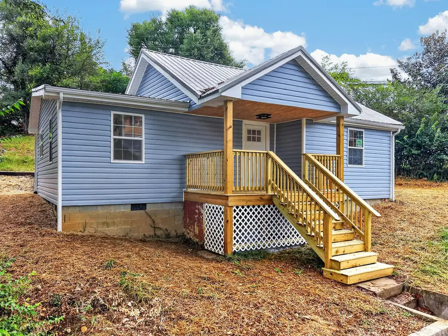501 Scott Street, Pulaski, VA 24301 - #3