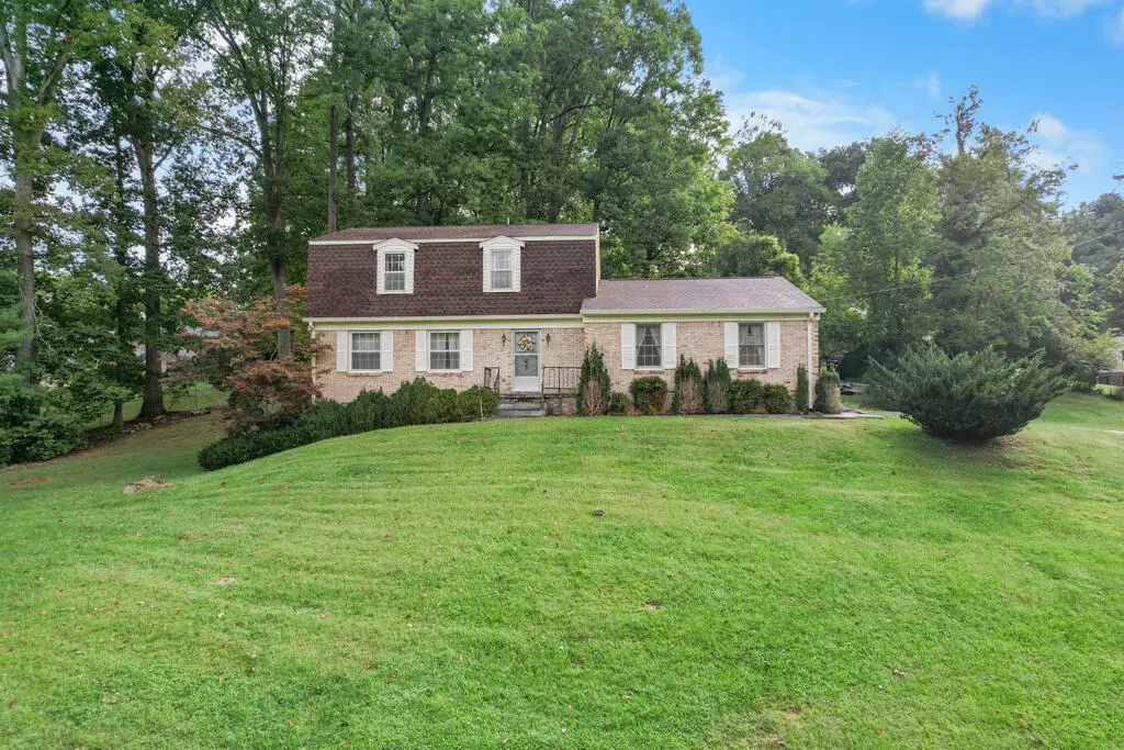 21720 Plantation Rd, Bristol, VA 24202 - #1