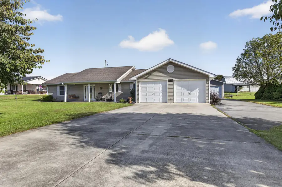 637 Violet Ln, Marion, VA 24354 - #2