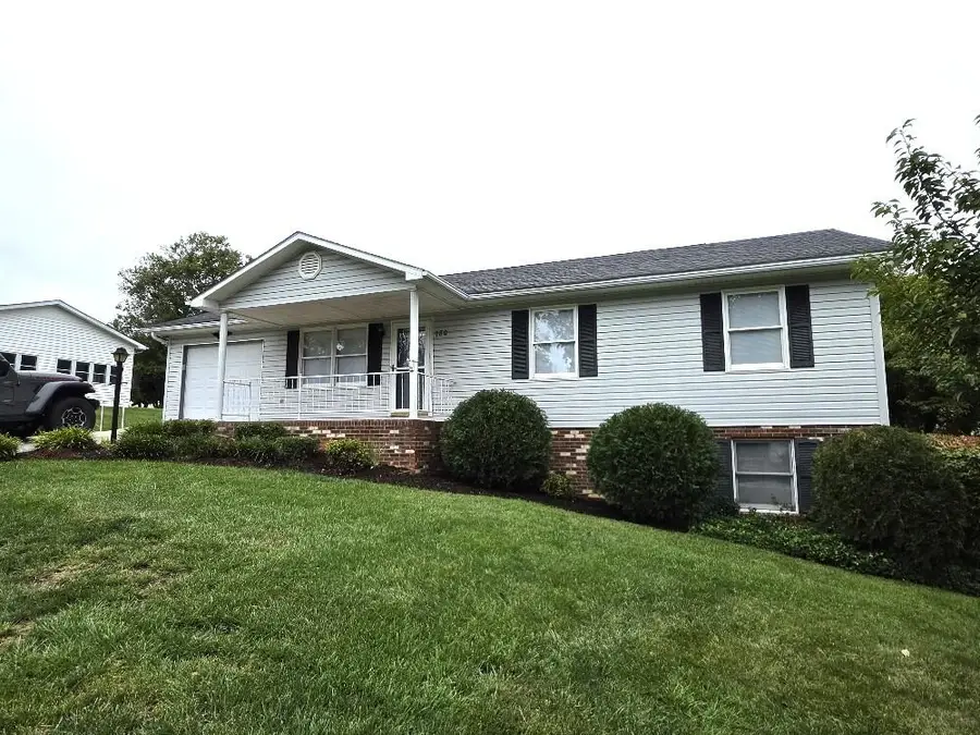780 Rolling Hills Dr., Wytheville, VA 24382 - #2