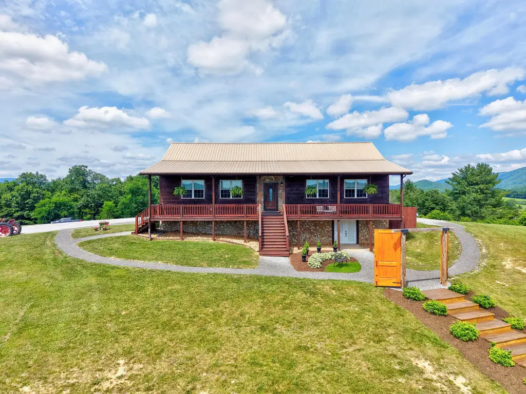 639 Wagon Wheel Rd., Elk Creek, VA 24326 - #1