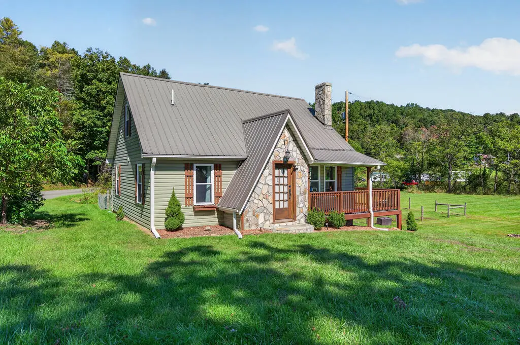 94 Stevens Creek Rd, Fries, VA 24330 - #1