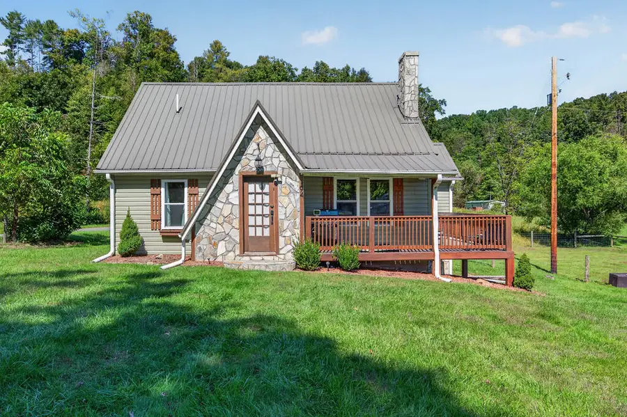 94 Stevens Creek Rd, Fries, VA 24330 - #2