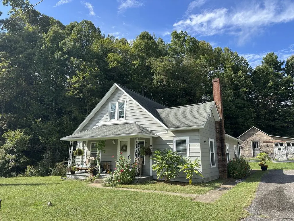 8699 Pipers Gap Rd, Galax, VA 24333 - #1
