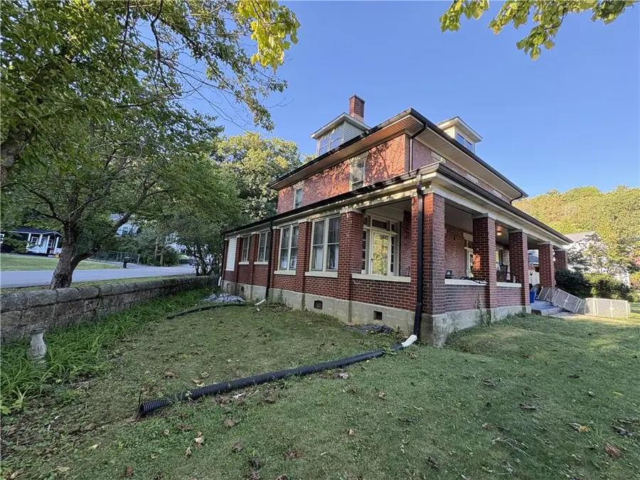 920 Ridge Ave NW, Norton, VA 24273 - #2