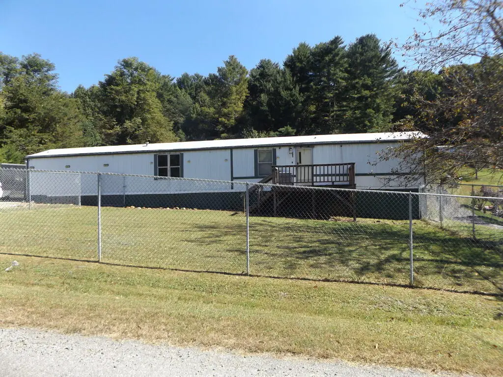 285 Weddle St., Hillsville, VA 24343 - #1