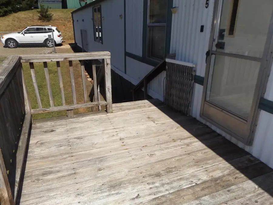 285 Weddle St., Hillsville, VA 24343 - #3