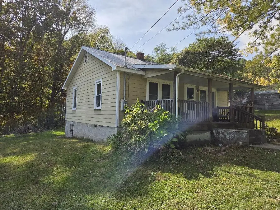 328 Lick Skillet Rd, Saltville, VA 24370 - #2