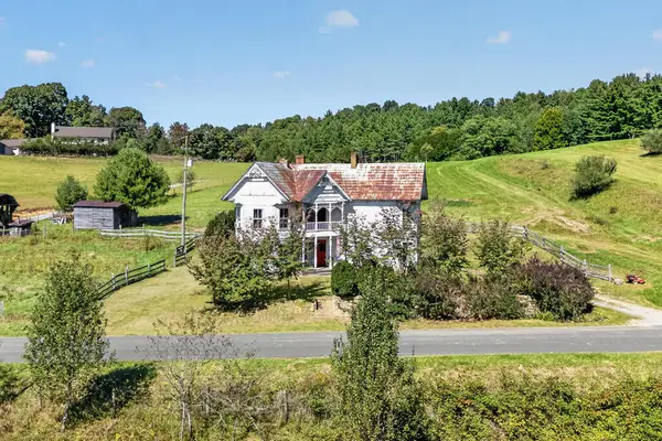 12286 Comers Rock Rd, Troutdale, VA 24378