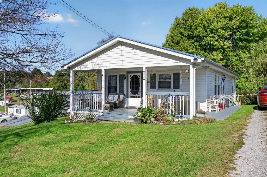 1170 W Pine St, Wytheville, VA 24382 - #1