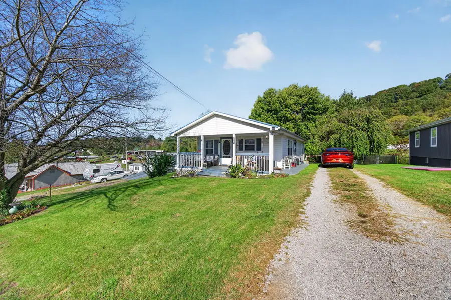 1170 W Pine St, Wytheville, VA 24382 - #2