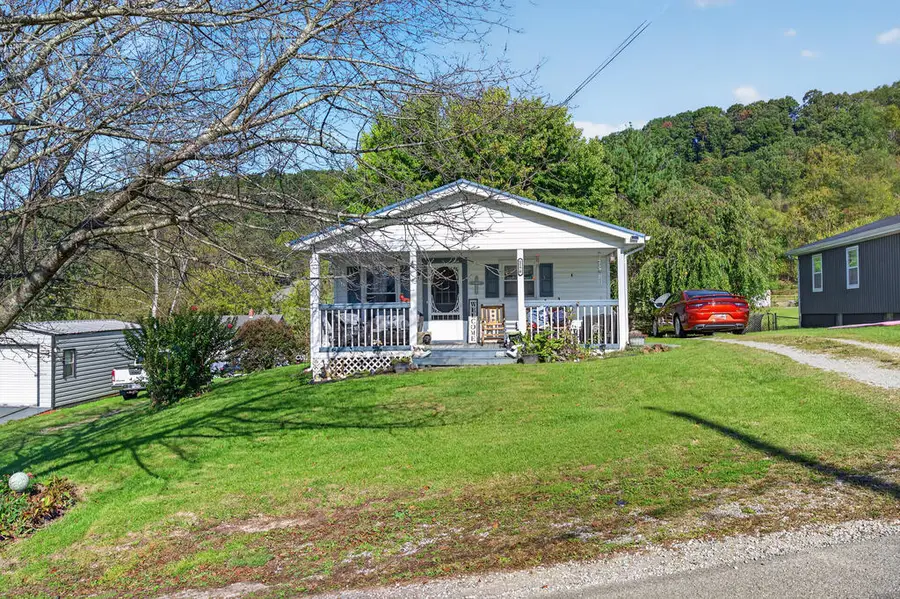 1170 W Pine St, Wytheville, VA 24382 - #3