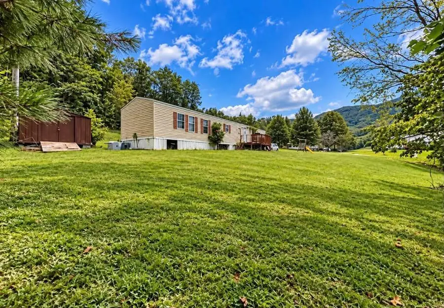 611 Arrowhead, Cedar Bluff, VA 24609 - #3