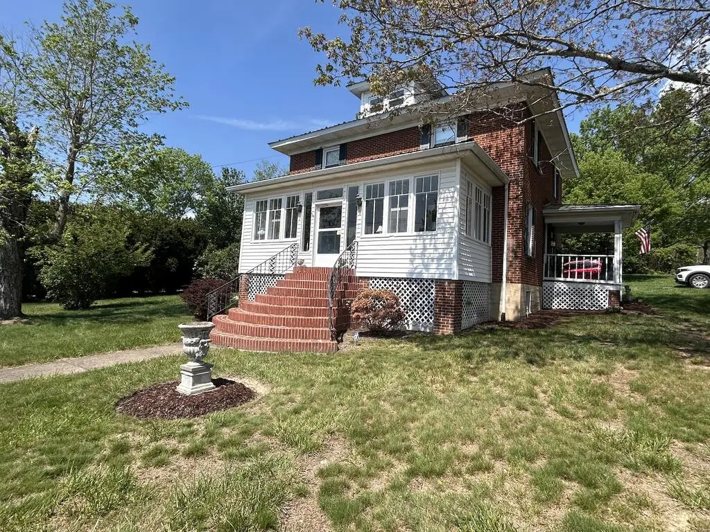 900 North St, Wytheville, VA 24382 - #1