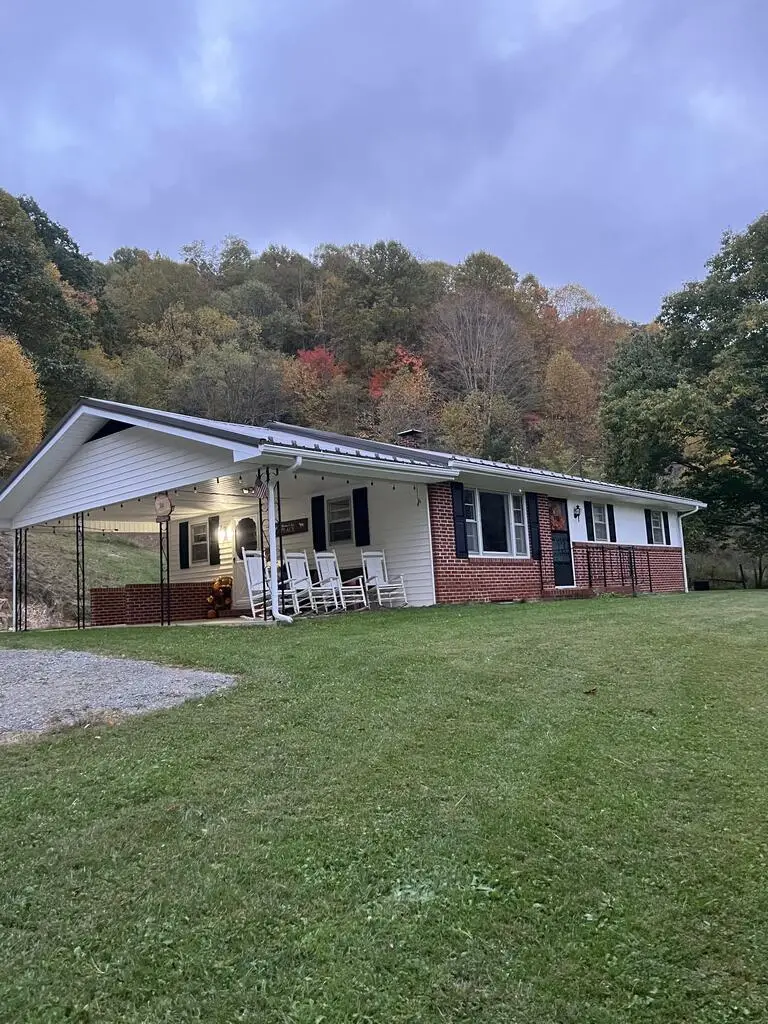 94 Rugby Rd., Mouth Of Wilson, VA 24363 - #2