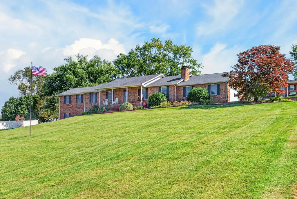 33384 Graceland Ln, Glade Spring, VA 24340 - #1