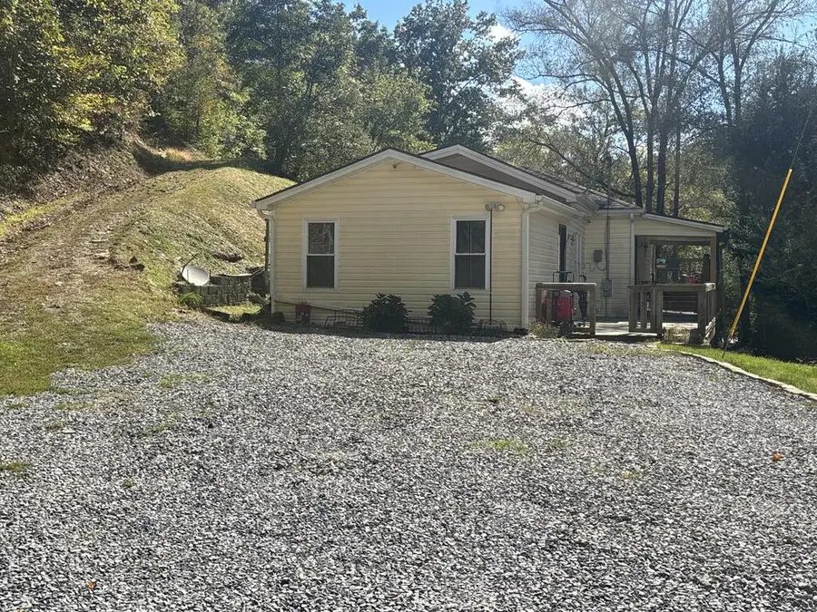 1685 KENTS RIDGE ROAD, Cedar Bluff, VA 24609 - #2