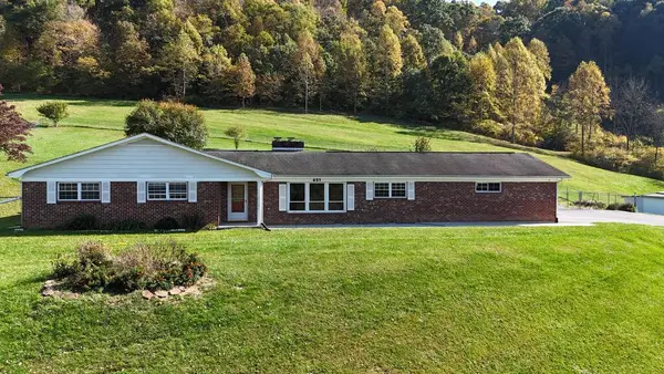 651 Mitchell Valley Dr, Marion, VA 24354