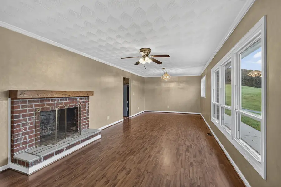 651 Mitchell Valley Dr, Marion, VA 24354 - #3