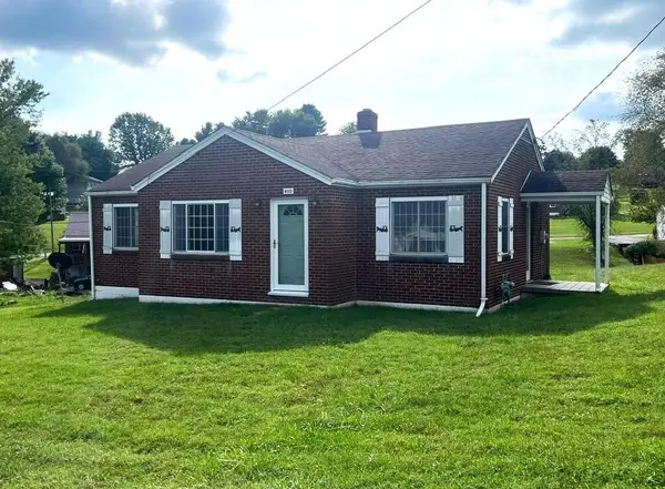 612 Henry St, Marion, VA 24354