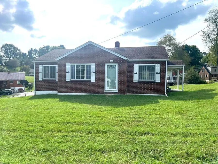 612 Henry St, Marion, VA 24354 - #2