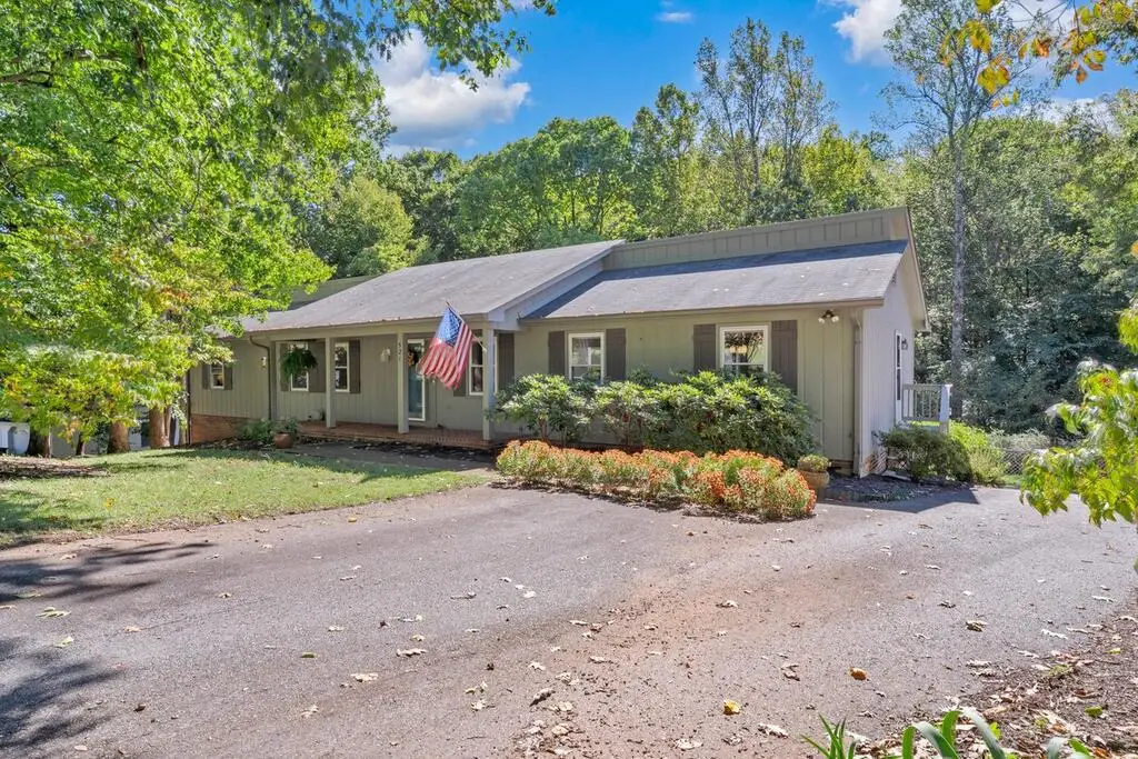 521 Turner Ashby Rd, Martinsville, VA 24112 - #1