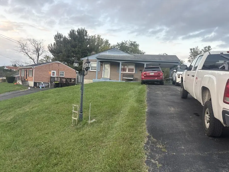 615 5th Street NE, Pulaski, VA 24301 - #3