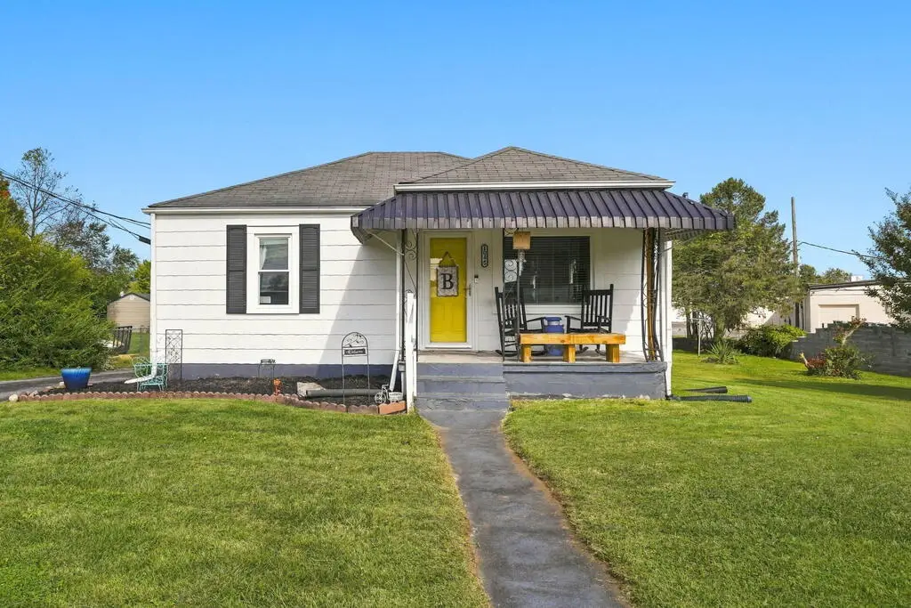 1045 Moorland Ave, Bristol, VA 24201 - #1