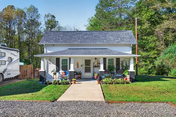 1101 Hunters Chapel Rd, Ararat, VA 24053