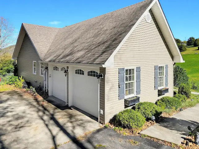 380 Kennedy Drive, Pounding Mill, VA 24637 - #2