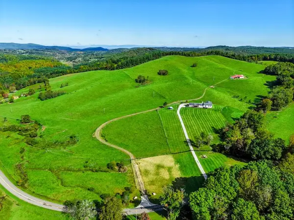 1421 Duncans Chapel Rd, Willis, VA 24380