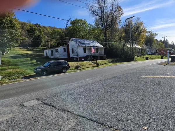 1012 E Main St, Saltville, VA 24370