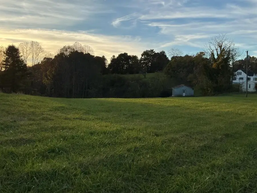 431 River Hill Rd, Galax, VA 24333 - #2