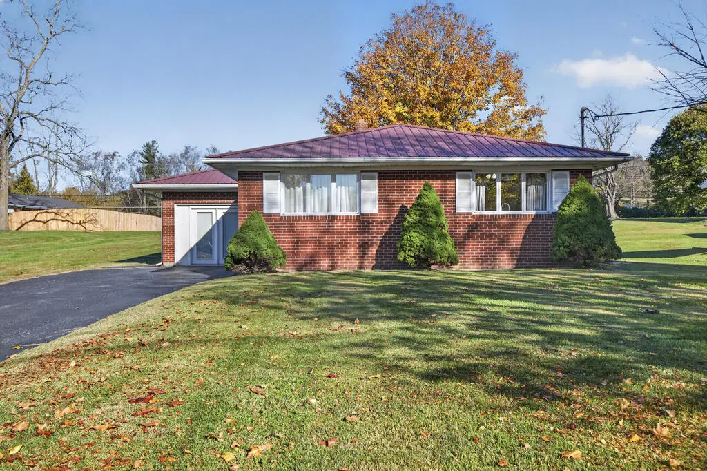 516 Blue Hills Dr, Glade Spring, VA 24340 - #1