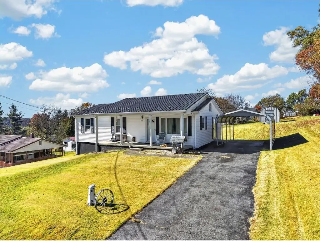 317 Highland Circle, Marion, VA 24354 - #1