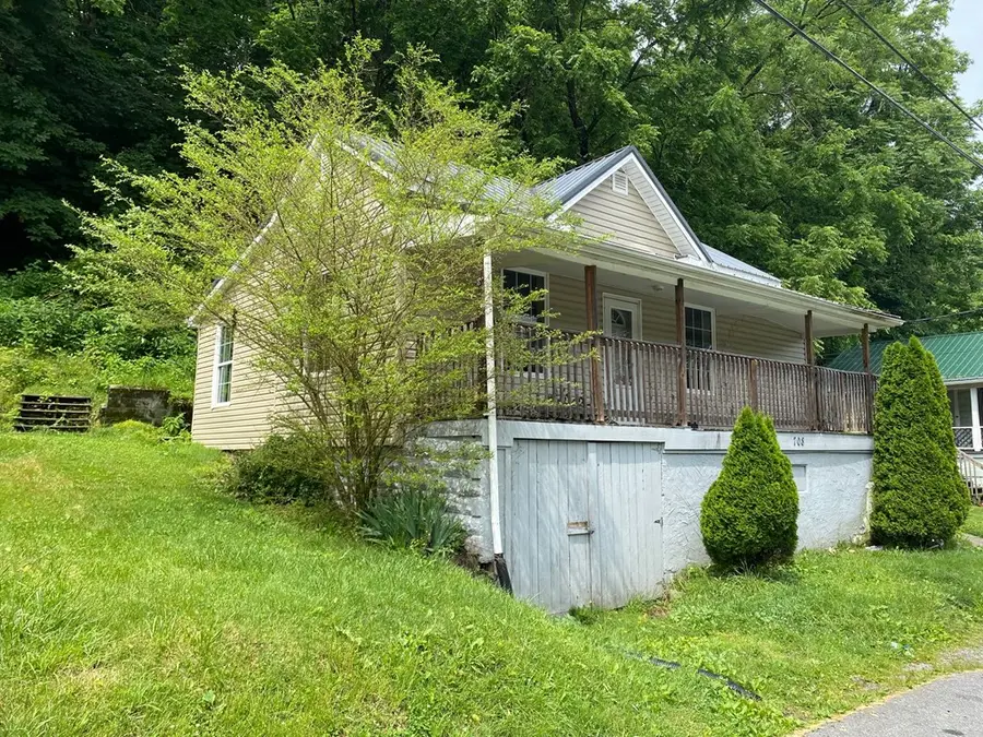 708 Spruce St, Marion, VA 24354 - Image #3