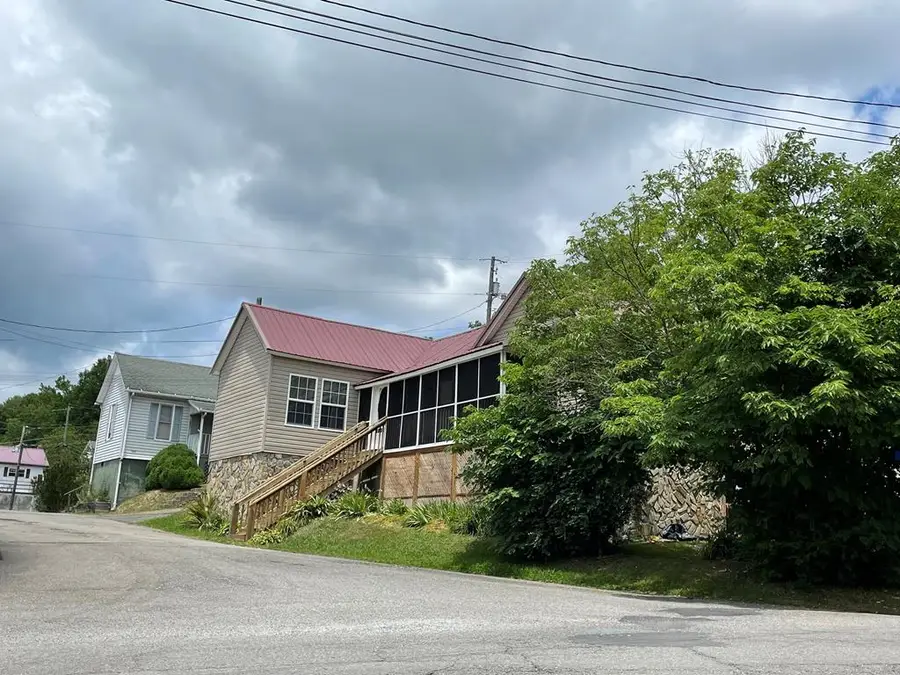 101 VINE ST, Fries, VA 24330 - Image #3