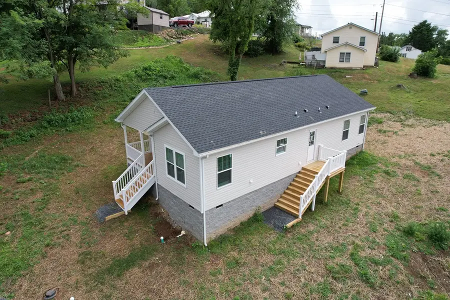 224 Palmer Avenue, Marion, VA 24354 - Image #3